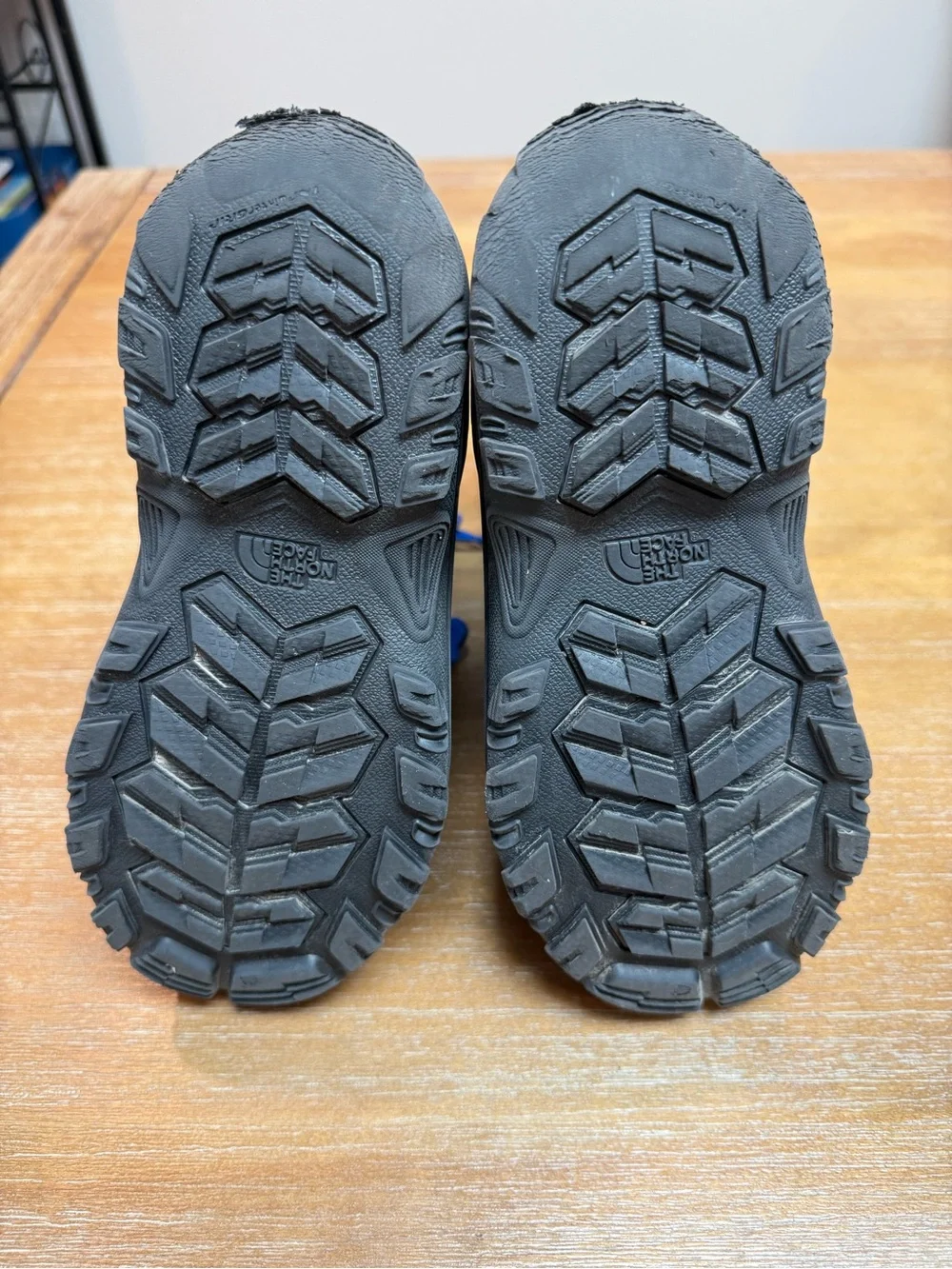 The North‎ Face Kids Alpenglow II Waterproof Snow Boots Size 4